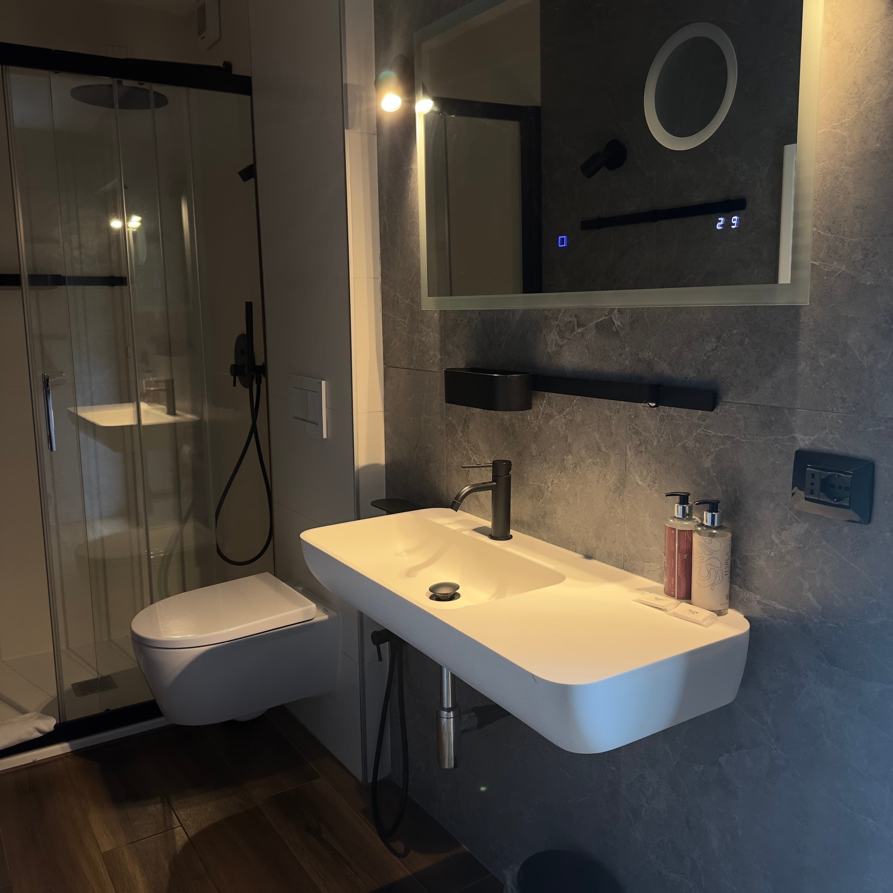 The private bathroom